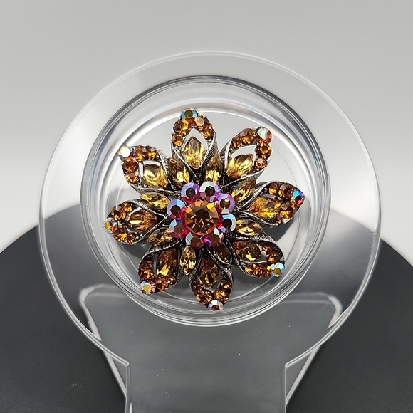 Jewelry - Sparkling Floral Brooch with Brown and Gold Hues